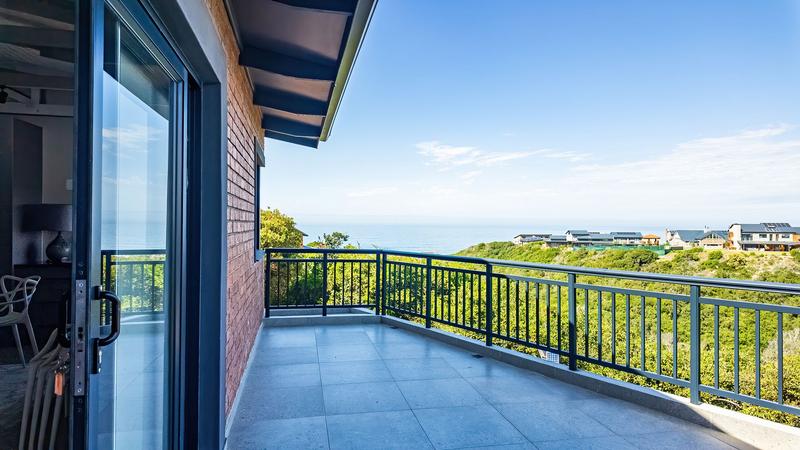 3 Bedroom Property for Sale in Outeniqua Strand Western Cape